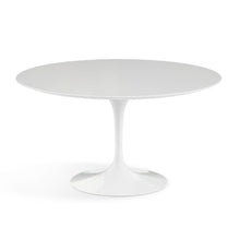 Carica l&#39;immagine nel visualizzatore di Gallery, Tavolo Saarinen Ø 137 cm (base bianca piano in laminato bianco)
